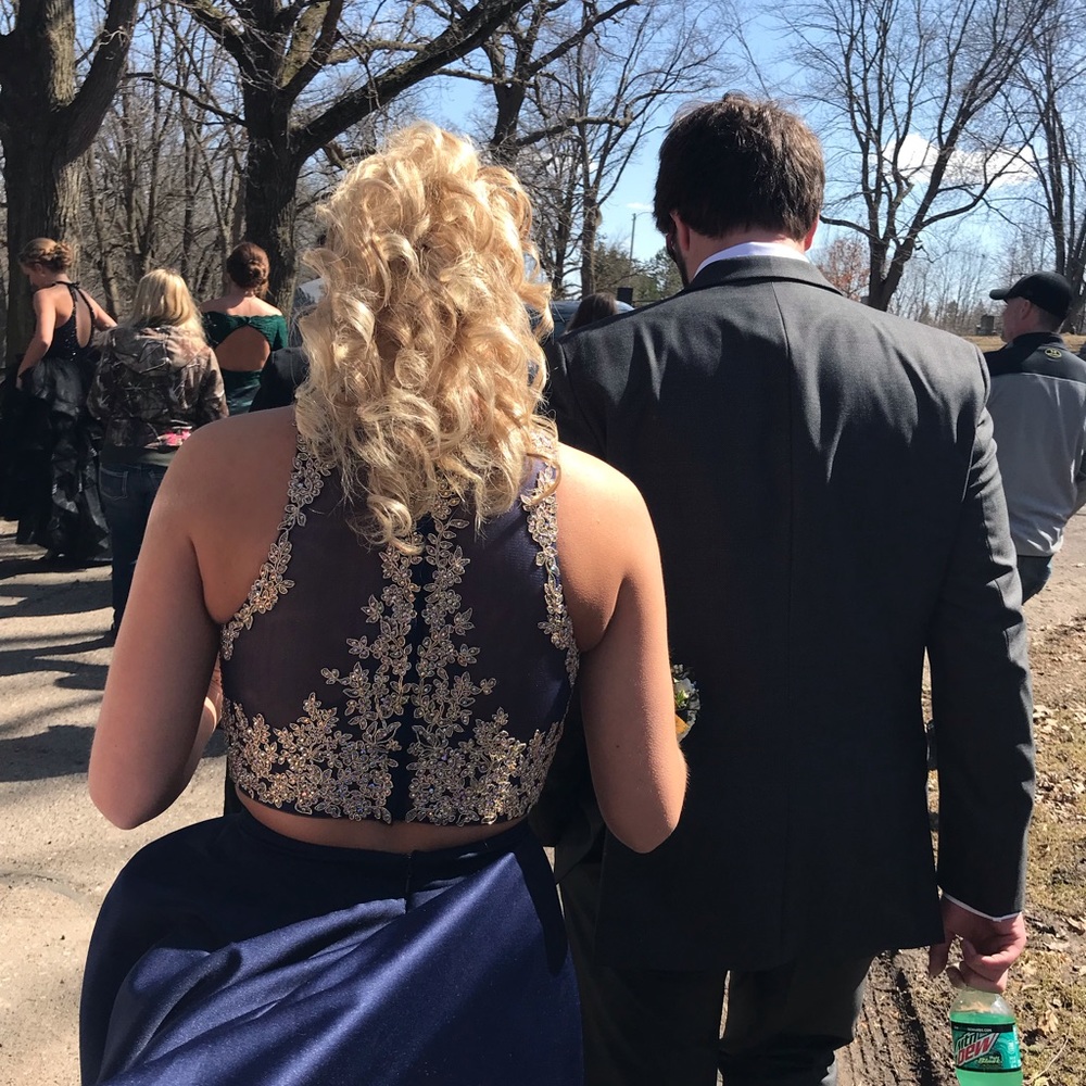 High-Low navy blue and gold prom dress. - Picture 4 of 8